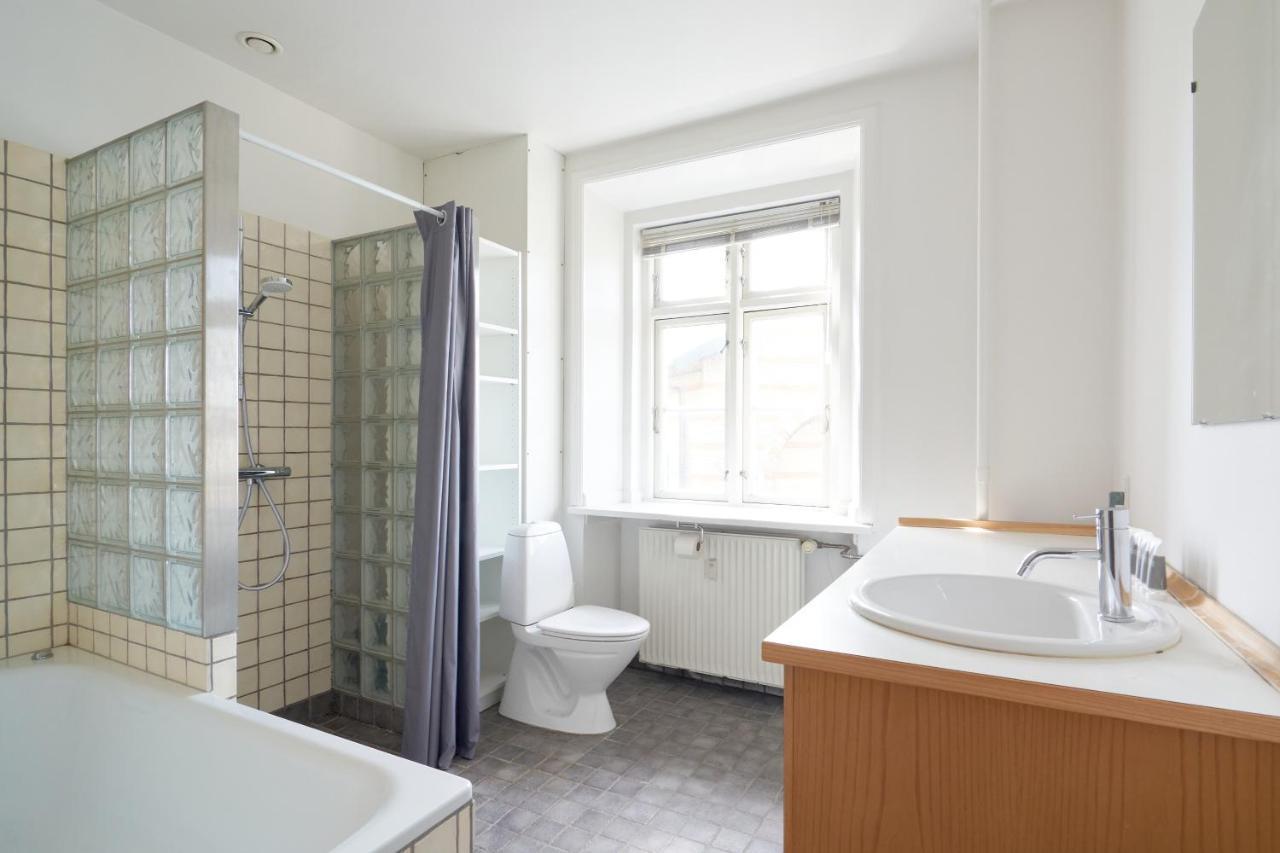 Famous Lakes Apt - City Central Copenhagen Exterior photo